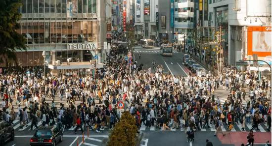 日本出大招缓解人口问题：离开东京就给你300万