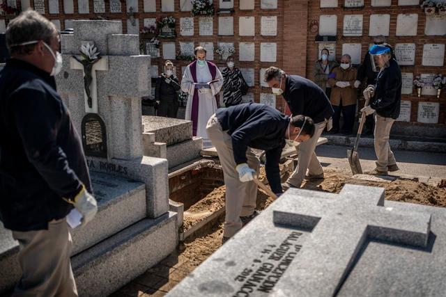 出生人口数量_2019年出生人数仅1465万：二胎政策面前,这三座大山不容忽视(2)