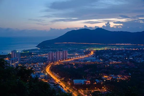 海南省人口_海南航空向海南省赴鄂医护人员赠送“尊医卡”